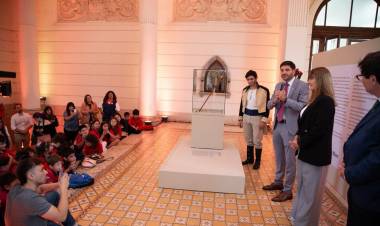 “Semana Invencible”: Pullaro presentó los atributos de mando del Brigadier López y honró su figura en Rosario