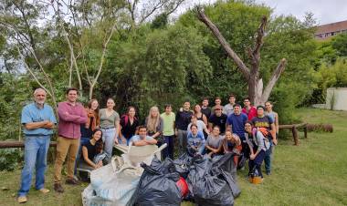 Se realizó una jornada de concientización y limpieza en Ciudad Universitaria 