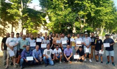 Guías de pesca deportiva se certificaron a través de un curso organizado por municipio y Provincia