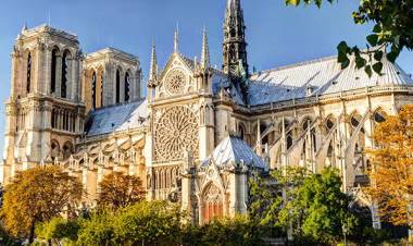 Domingo de misa y reapertura de la categral de Notre Dame