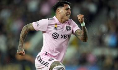 Facundo Farías podría retornar al país para vestir la camiseta de Racing