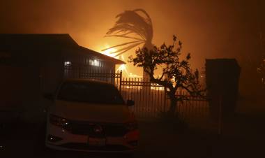 Trump criticó a las autoridades locales de Los Ángeles y las victimas ya suman 16 por los incendios en la zona