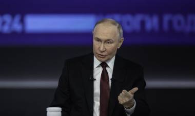 Putín dice estar listo para tratar el tema Ucrania con el presidente Trump