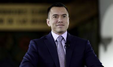 La esposa del presidente de Ecuador lo denuncia por persecusión