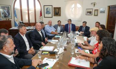 Paritaria central: Provincia realizó una oferta salarial trimestral a los gremios de la administración central