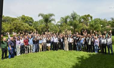 Lewandowski: "Tenemos que seguir creciendo para mostrar que Santa Fe tiene una alternativa distinta y con la gente"