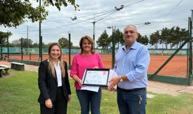 Calvo visitó el Aero Club de Rafaela en el año de su centenario