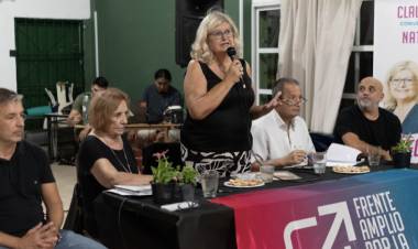 Los candidatos de FAS en una reunión en Santo Tomé
