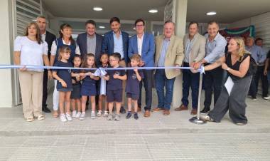El Gobernador Pullaro y el senador Michlig inauguraron el nuevo edificio del “Jardín N° 40 Mariano Moreno” de San Cristóbal