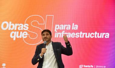 Pullaro: “Comenzamos esta red de gasoductos para desarrollar la potencia productiva de la provincia”