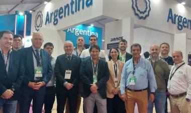 Santa Fe participa en Expomin 2025, encuentro global de la minería