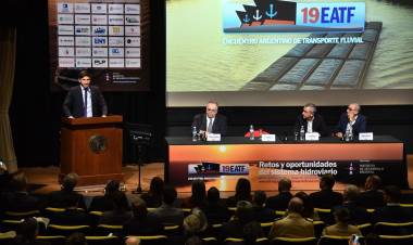 Pullaro: “La licitación de la Hidrovía no debe ser diseñada desde una oficina en Capital Federal, tiene que ser un modelo de desarrollo productivo”