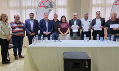 En Suardi el Senador Michlig y el diputado González entregaron aportes gubernamentales y recorrieron obras en marcha