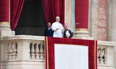 El Papa León XIV pide paz en Ucrania, tregua en Gaza y liberación de rehenes en su mensaje dominical