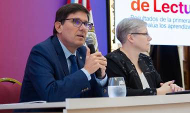 Cuáles son las medidas que Santa Fe lleva adelante para revertir “la catástrofe educativa” en materia de lectura y comprensión