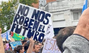 Segunda jornada de paro: "El gobierno desprecia el conocimiento y ataca la universidad pública"