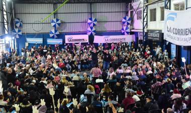 Rossi instó a militar al peronismo y afirmó: "Nos quieren desanimados y nuestros sueños no están en venta"