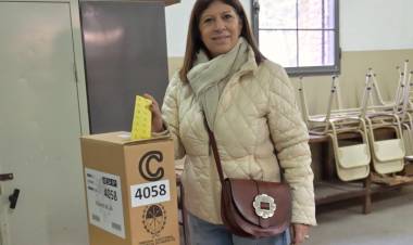 Clara Garcia:"En cada elección se juega el futuro"