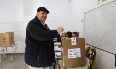 Poletti: “Tenemos que recuperar el compromiso ciudadano de venir a votar”