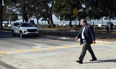 Finalizó la construcción del manda peatón de Patricio Cullen y se habilitó el tránsito