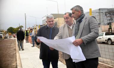 Acuerdo Capital: Poletti recorrió los avances de la obra del cantero central de Aristóbulo del Valle