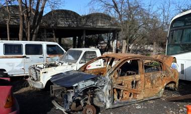 La Municipalidad trasladó al Ex Frigorífico autos abandonados en la vía pública