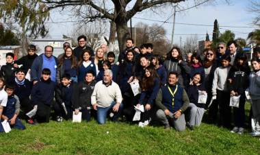 La Defensoría del Pueblo, presente en Villa Constitución con su Oficina Móvil y actividades por el Mes del Árbol