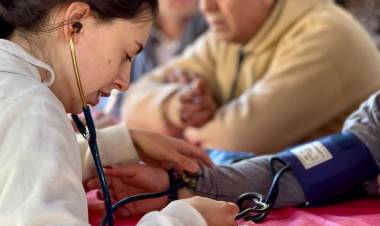 Santo Tomé vivió la primera Expo Salud 2025 en Plaza Libertad