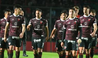 La caída de Colón: el club que fue campeón hace cuatro años y tiene chances de descender a la B Metropolitana