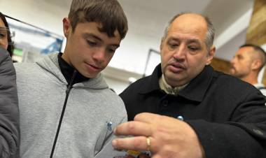 Ignacio Laurenti ianuguró la muestra fotográfica sobre Malvinas en el Concejo Santa Fe