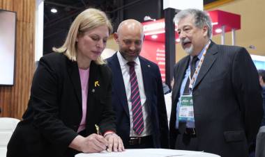 “Impulsamos el desarrollo industrial de Santa Fe para integrarlo activamente a las nuevas demandas globales”