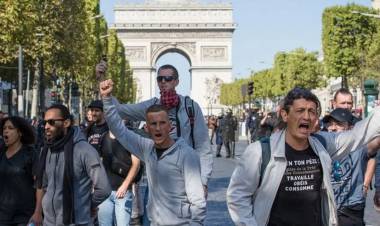 Fitch rebajó la calificación soberana de Francia