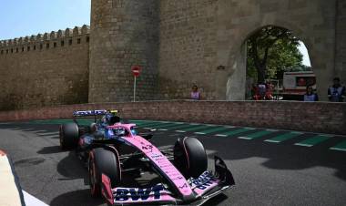 Colapínto terminó último en Bakú tras ser chocado por su excompañero Alex Albon