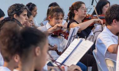 La Orquesta del Programa Somos Música dará un concierto en el marco de los 120 años del Teatro Municipal