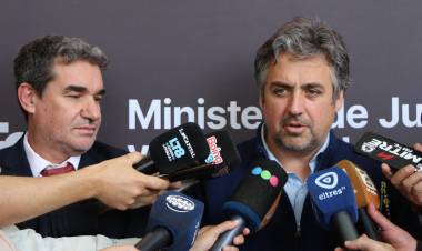 Más allanamientos y detenidos en la investigación impulsada por el Gobierno Provincial por defraudación en la Policía de Rosario