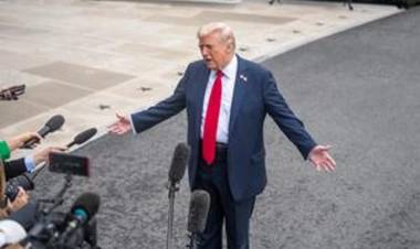 Trump indultó a Rudolph Giuliani y otros acusados de intentar anular las elecciones de 2020