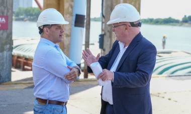 Provincia continúa potenciando el Puerto de Santa Fe: 5.000 toneladas de trigo se embarcan a San Lorenzo