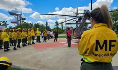 Brigadistas santafesinos se capacitaron en el uso seguro y la coordinación de medios de transporte aéreos