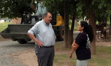 Avanza la colocación de estabilizado pétreo en barrio El Tránsito