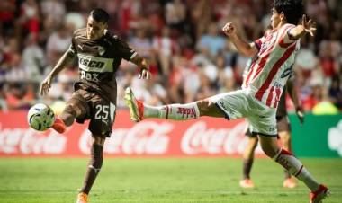 Unión arrancó la Liga con un empate en el "15 de Abril"