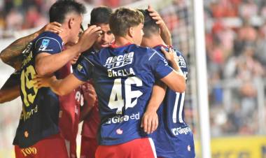 Estigarribia: "Unión hizo un gran esfuerzo por mí y creo que puedo darle mucho más"