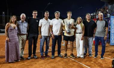 Rosario vivió una semana a puro tenis internacional y se prepara para recibir el mejor handball playa del continente