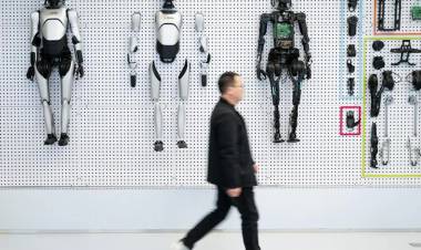 Robots humanoides sobresalen en celebraciones del Año Nuevo chino