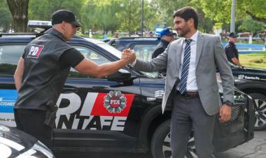 Pullaro recordó que “hace tres años los santafesinos no podían salir a la calle” y que hoy “el sueño de tener orden se está concretando”