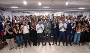 El Encuentro Nacional de Intendentes radicales sesionó en Santa Fe con una amplia asistencia de dirigentes de todo el país