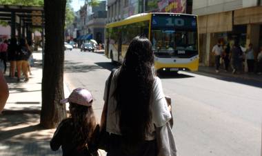 Colectivos: tras seis meses sin aumentos, a partir de este domingo se actualiza la tarifa plana