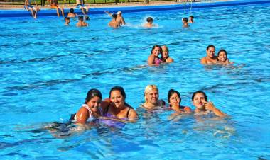 Verano en Rosario: más de 170 mil personas disfrutaron de las piletas recreativas en los polideportivos municipales