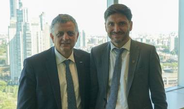 Vaca Muerta: Pullaro firma un convenio con Neuquén para promover el desarrollo de proveedores en el sector del petróleo y gas