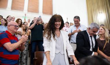 Laura Tarabella asume como rectora de la UNL 