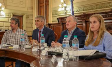 Senadores recibieron a Ministros para evaluar tres importantes proyectos de ley